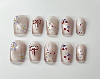 Appuyez sur des fleurs de cerisier : clous de cercueil moyens courts faits à la main