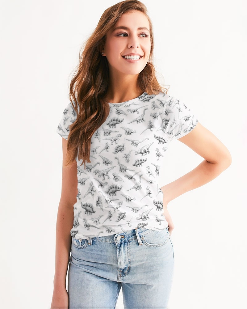 Dinosaurusshirt voor dames met Dino print op een wetenschappelijk thema ontwerp op een T shirt met korte mouwen en ronde hals voor dames Etsy Nederland