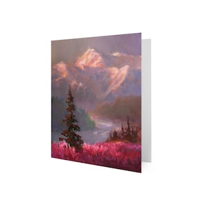 Cartão comemorativo das montanhas do Alasca e flores silvestres com envelope com pintura de Denali e Fireweed