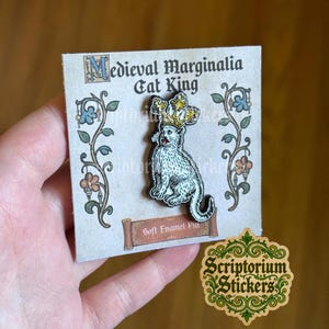 Medieval Cat Soft Enamel Pin | Medieval Marginalia, Medieval Cat King, Weird Medieval Guy, Medieval Pin, Medieval Lapel Pin Bild 4