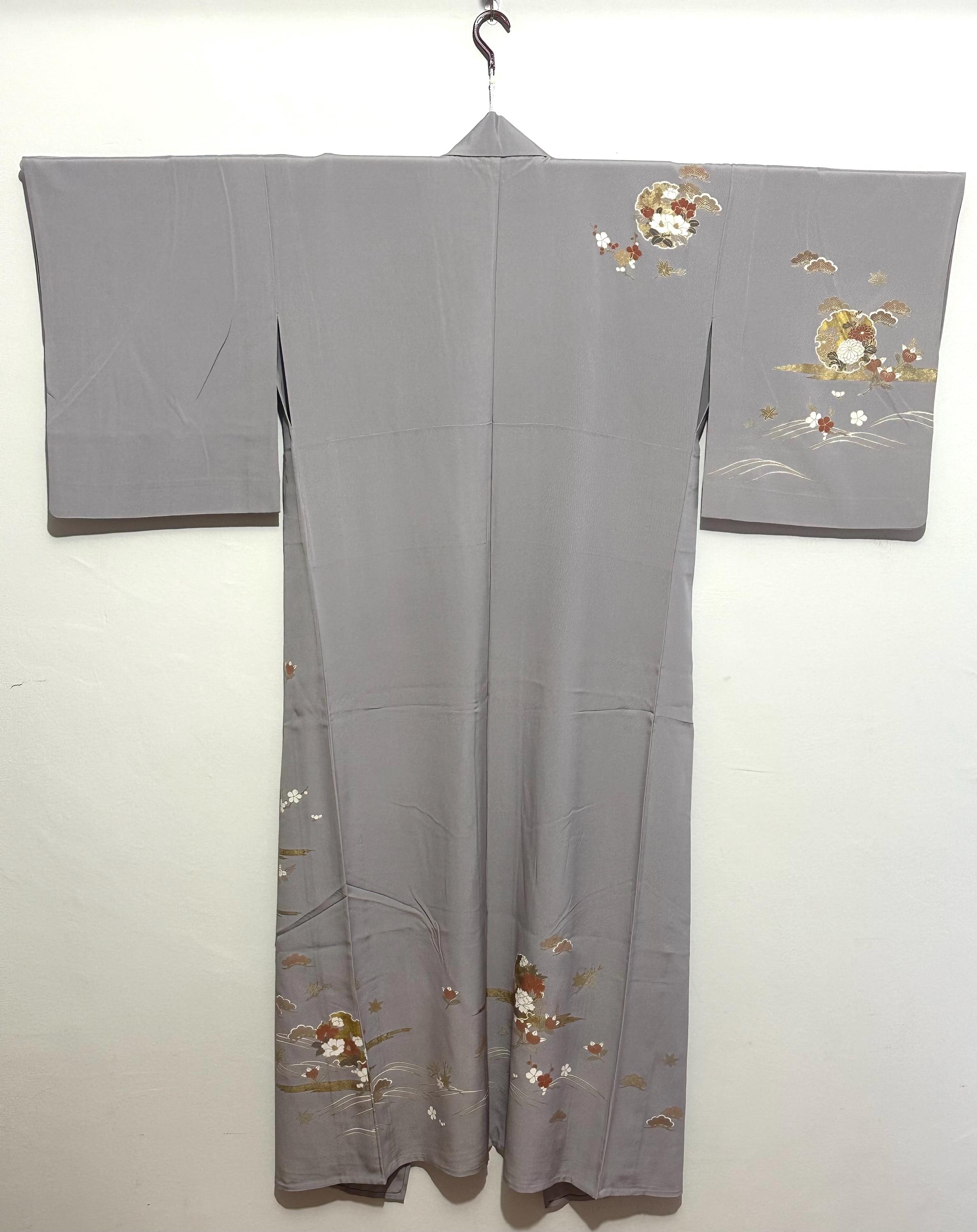 Antyczne kimono, jedwabne kimono, wyprodukowane w Japonii, piękny kwiatowy wzór, sweter, fioletowy, kurtka, płaszcz, Vintage kimono, szata kimono, bielizna, bielizna nocna, Uchikake