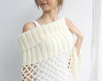 Poncho en maille avec franges, Poncho tricoté à la main en ivoire, Poncho à col pull avec frange longue, Poncho cape pour femmes, cadeau de Noël pour elle