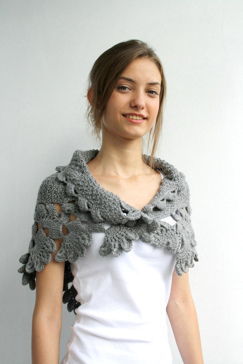 Gray Knit Capelet / Knitted Grey Shawl / Knitting Gray Scarf / Knit Grey Scarf / Christmas gift / Gift for Her / OUTDOORS GIFT image 1