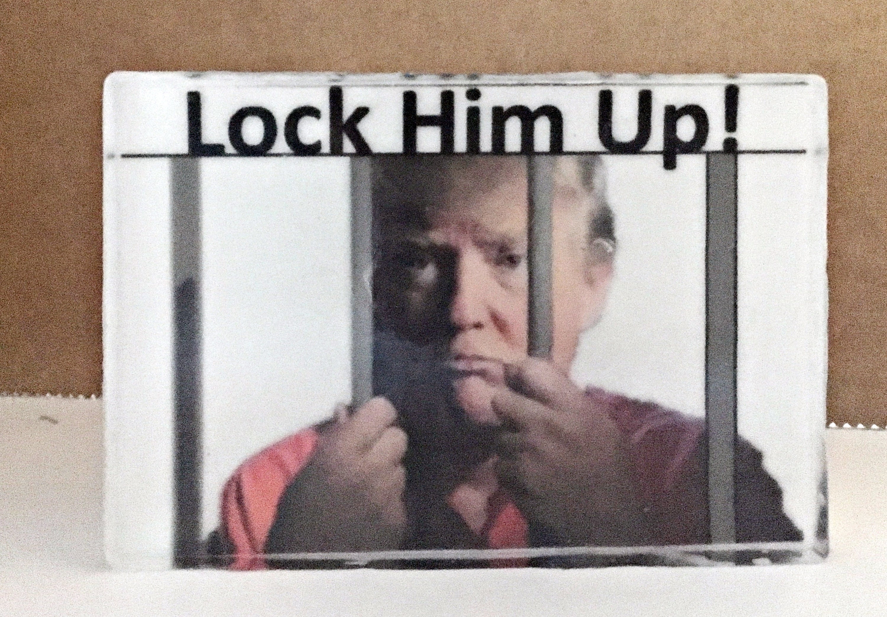 Lock him. Lock him. Lock him up. Lock him. Трамп в один дома 2.