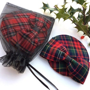 Plaid Tartan Fascinator avec Bow Detail en Rouge Vert et Noir Rockabilly 50s 60s Style vintage Cocktail Hat image 4