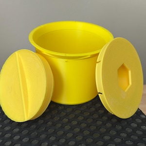 Hexa-Table [Beverage Kit] - 2 beverage twist locks with cover and concave lower insert