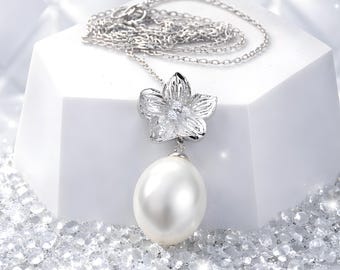 Sterling Silver Flower Pearl Necklace, Freshwater Pearl Pendant, Bridal Jewelry, Anti-Tarnish Chain