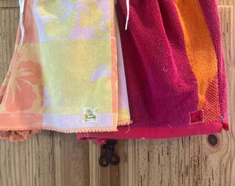 アップサイクルタオルショーツ：ビーチカバーアップ、水泳後の着脱に最適