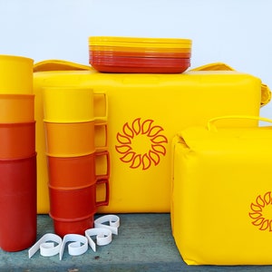 1980s Tupperware Harvest Sunburst Maize Yellow Insulated Cooler