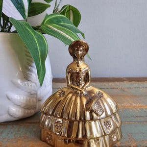 Vintage Brass Dinner Bell - Vintage Southern Belle Brass Bell - Service Hand Bell