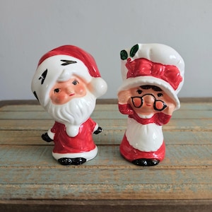 Vintage Christmas Salt and Pepper Shaker Set - Made in Japan - Vintage Santa & Mrs. Clause Salt and Pepper Shakers - Vintage Christmas Decor