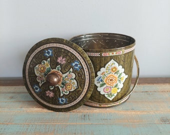 Vintage Floral Daher Tin - Made In England - Primitive Tin - Collectable Tin - Floral Tin