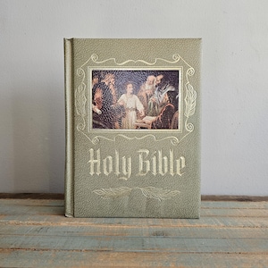 THE HOLY BIBLE 1970 Catholic Bible -Publishers Catholic Heirloom Edition