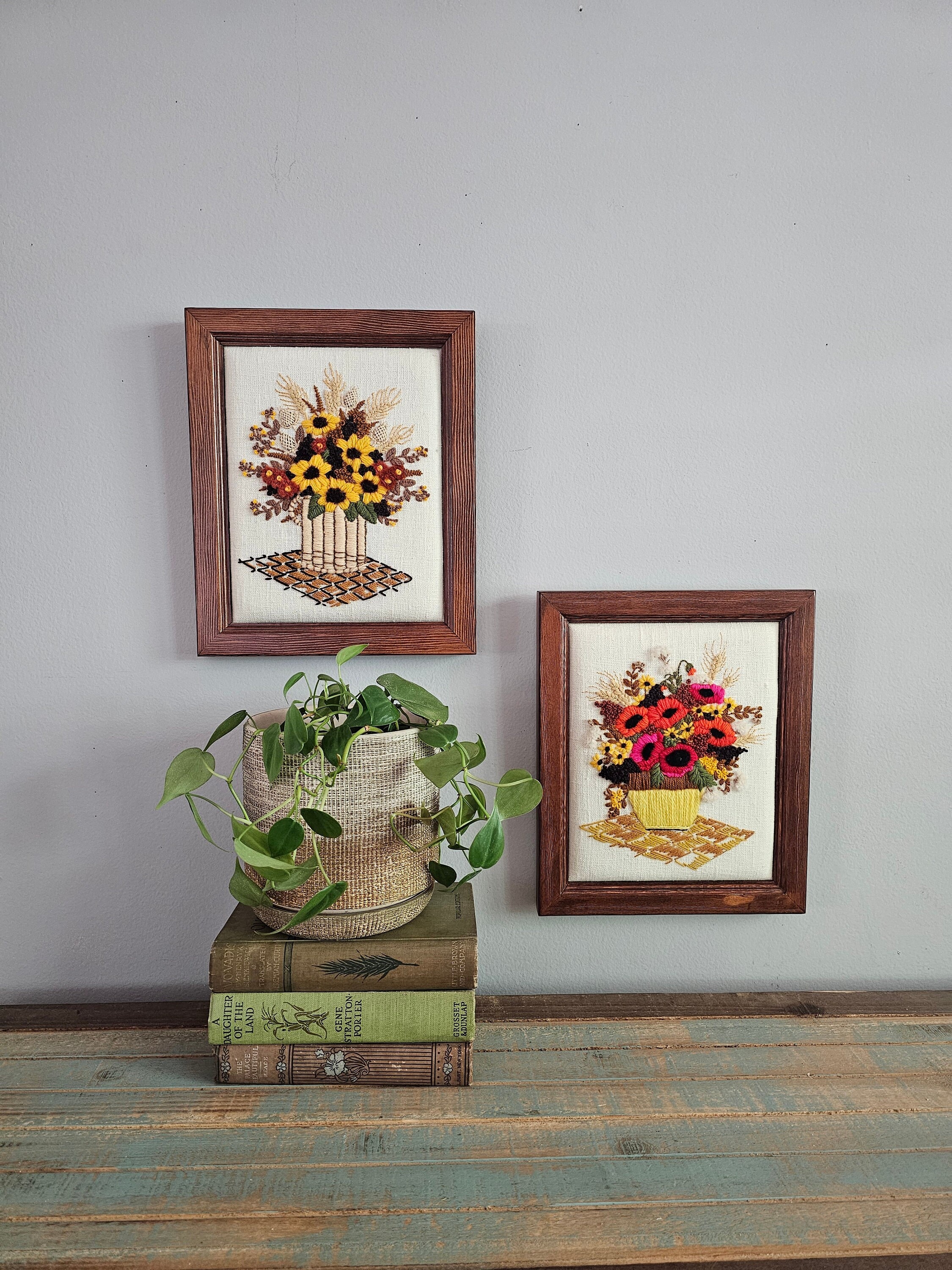 〔Vintage〕90s embroidery Double Set-up Vintage Chinese Silk Embroidered Cat Two Sided Glass Frame
