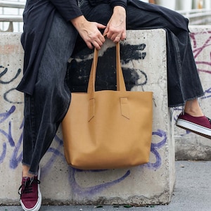 Weiße Shopper-Tasche aus gewebtem Leder, große Handtasche, weiche