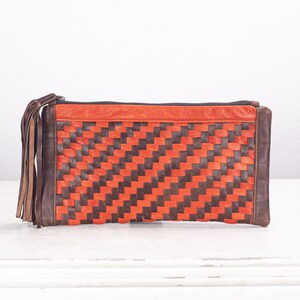 Cartera de mano de piel marrón y naranja tejida a mano, cartera de mano rectangular plana, patrón de cartera de mujer, bolso de noche, regalo - The Leto clutch