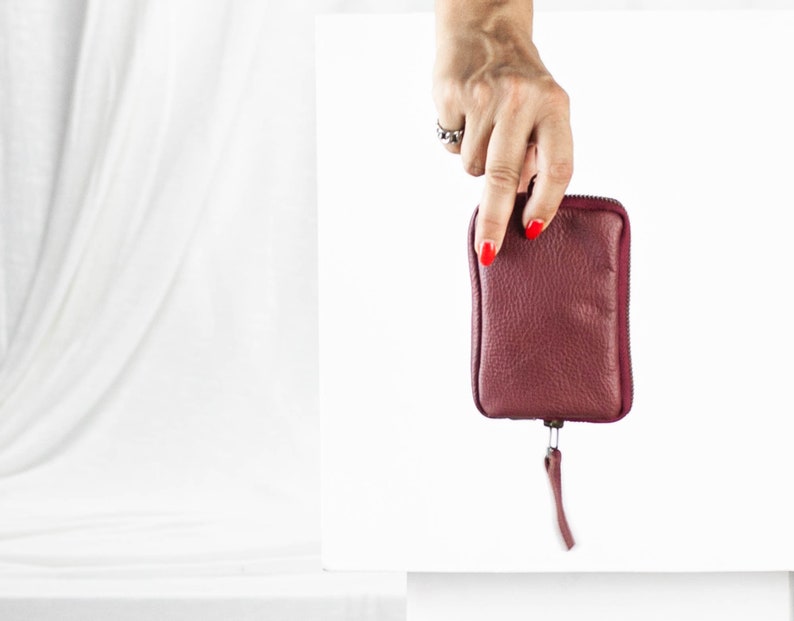 The Myrto Reißverschlusstasche aus weichem Leder, weinrote Reißverschlusstasche, Münzgeldbeutel, Handytasche, Geldtasche, Kreditkarte, Reißverschlusstasche Bild 7