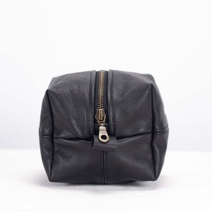 Borsa per accessori in pelle nera, borsa per cosmetici, kit da toilette, astuccio con cerniera, accessorio per il trucco, borsa da viaggio per cosmetici, regalo - Cube