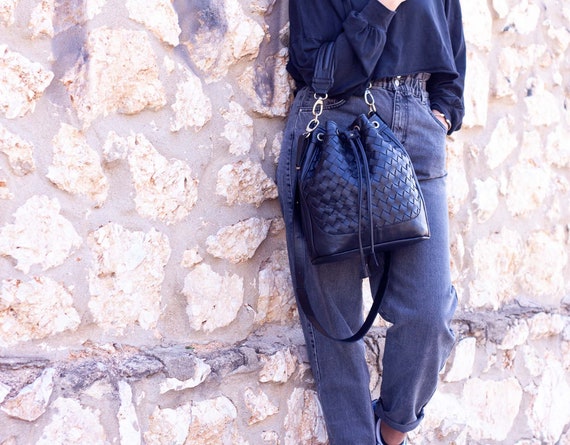 STUD MINI QUILTING BUCKET BAG IN BLACK