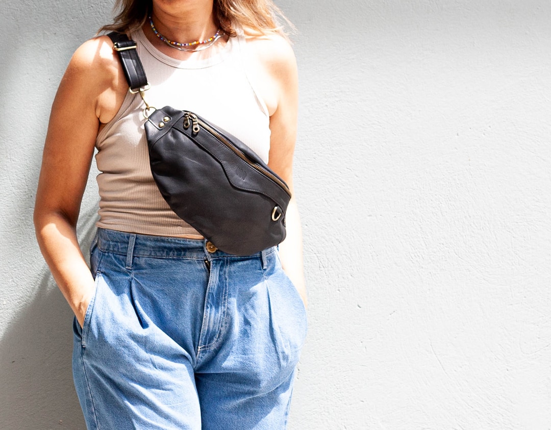 Fanny Pack in Black Leather, Large Waist Bag Belt Bag Hip