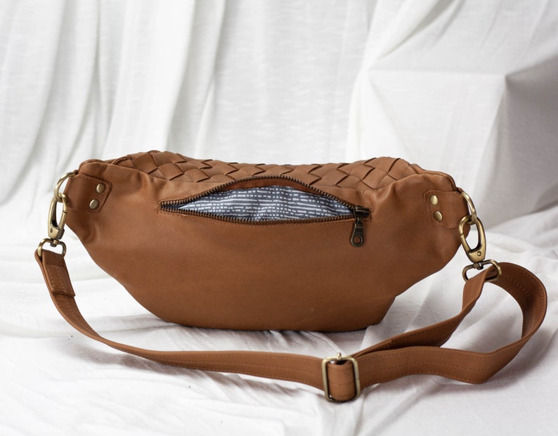 Fanny pack in milk coffee brown hand woven leather, large waist belt hip bag bum bag sling bumbag mothers day gift Haris fanny pack zdjęcie 5