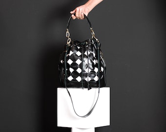 Leather bucket bag in hand woven black and white, drawstring bag medium purse womens cinch bag gift for her crossbody messenger - Danae bag