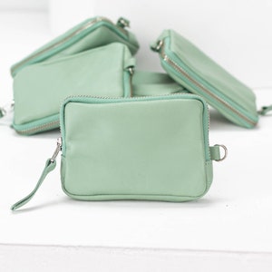 Custodia con cerniera in pelle verde menta, portamonete con cerniera porta cellulare porta soldi porta carte di credito portamonete con cerniera regalo per lei - La custodia Myrto Zipper