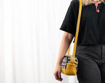 Small purse with yellow leather and black cotton - Shoulder bag, Handbag, Adjustable crossbody, Crossbody or Clutch - The Calliope purse