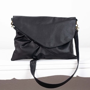 Cartera de piel negra, cartera tipo sobre ...