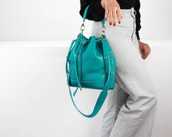 Sac seau turquoise en cuir grainé, sac à cordon de serrage moyen sac à main pour femme sac à bandoulière bandoulière - Danae bag