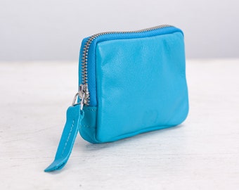 Porte-monnaie en cuir bleu clair, porte-monnaie pour carte de crédit avec fermeture éclair, petite pochette minimaliste, cadeau portefeuille pour fille - La pochette Myrto