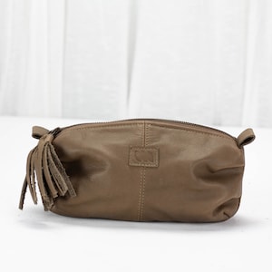 Toiletry bag in khaki brown leather, makeup bag leather zipper pouch cosmetic bag storage clutch bag accessory bag case Ariadne makeup bag image 4