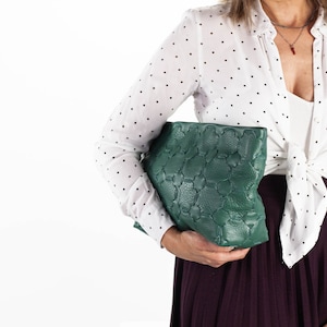 Cartera de mano de gran tamaño tejida a mano en piel verde petróleo, bolso de hombro para mujer, bolso de mano, bolso bandolera, bolso de mano, regalo - Helon clutch