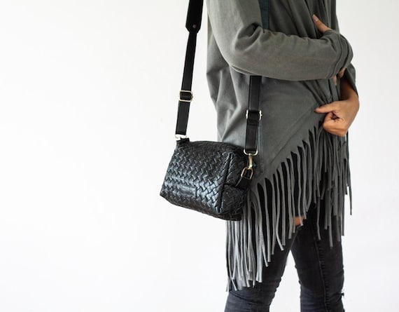 Purse on shoulder hotsell