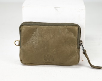 Zipper case in olive green leather, coin purse zipper phone case money bag credit card zip purse handbag - The Myrto Zipper pouch