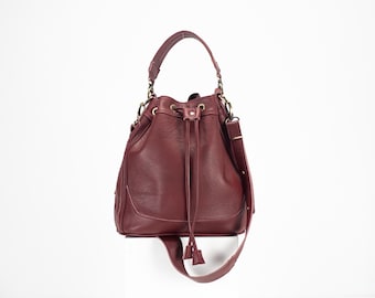 Kordelzug Beuteltasche aus weinrotem Leder, mittelgroße Damen Geldbörse Cinch bag Crossbody Messenger Bag Geldbörse Crossover Geldbeutel Geschenk - Danae Tasche
