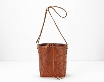 Sac seau carré marron en cuir grainé, sac à cordon de serrage moyen, sac à main pour femme, sac à bandoulière, cadeau pour sac à main - Sac seau Helon