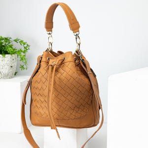 Leather bucket bag in hand woven Tabac brown, drawstring bag medium purse womens cinch bag  crossbody messenger purse gift - Danae bag