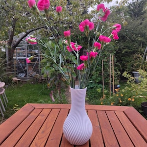 3D Printed Vase: Modern White Geometric Decor, Eco-Friendly PLA