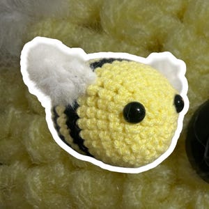 crochet bee, amigurumi bee, small bee, small plushie bee, stuffed bee, bumblebee, cute small bee, bee decor, stuffed animal, buzz, handmade