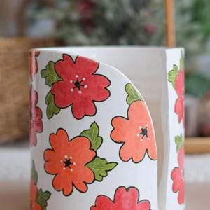 Porta-lenços de azulejos artesanais - Design floral vermelho, Dispensador de guardanapos decorativo pintado à mão, Acessório exclusivo de cerâmica para cozinha ou banheiro