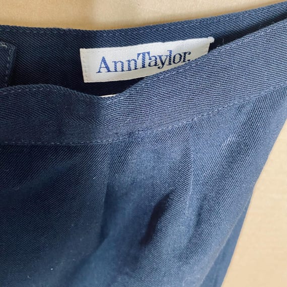 Ann Taylor, Vintage Ann Taylor. Wool Navy Skirt with Lining, Size 8