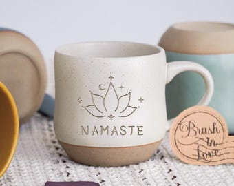 Yoga Namaste mok Lotus mok Yoga koffiemok Yoga minnaar cadeau Yoga geschenken, meditatie geschenken, yoga leraar cadeau, motiverende mok, mandala mok PD