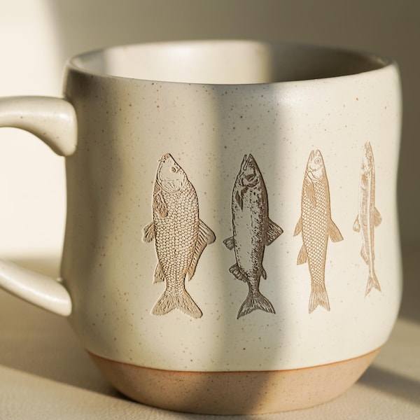 Vintage Forelle gravierte Becher, Becher Kunst, Geschenk für Papa, Fisch natürlich graviert, Forelle Kunst, Fliegenfischen und Angler Kunst, Ozeanfisch Geschenk für ihn PD