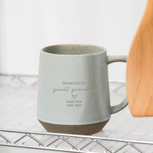 Taza personalizada "Ascenso a bisabuela", regalo personalizado para futuros bisabuelos, anuncio de nacimiento, regalo de cumpleaños para mamá, regalo para nuevo gigi. JD