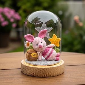 Custom Crochet Piglet Lamp: Handmade Amigurumi in LED Glass Dome