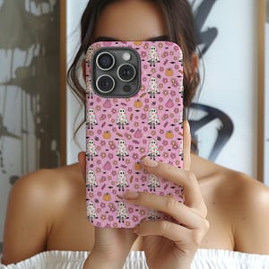 Pink Ghost Halloween Phone Case: Funny Floral Ghost iPhone Case 17 16e 15 14 13 12 11 X XR Plus Pro Max Matte MagSafe, Pumpkin Samsung S26