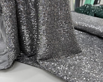 Tela de lentejuelas elástica en cuatro direcciones de color gris oscuro, tela brillante para vestidos de lentejuelas, vestidos de graduación, vestidos de noche, ropa de baile y disfraces.