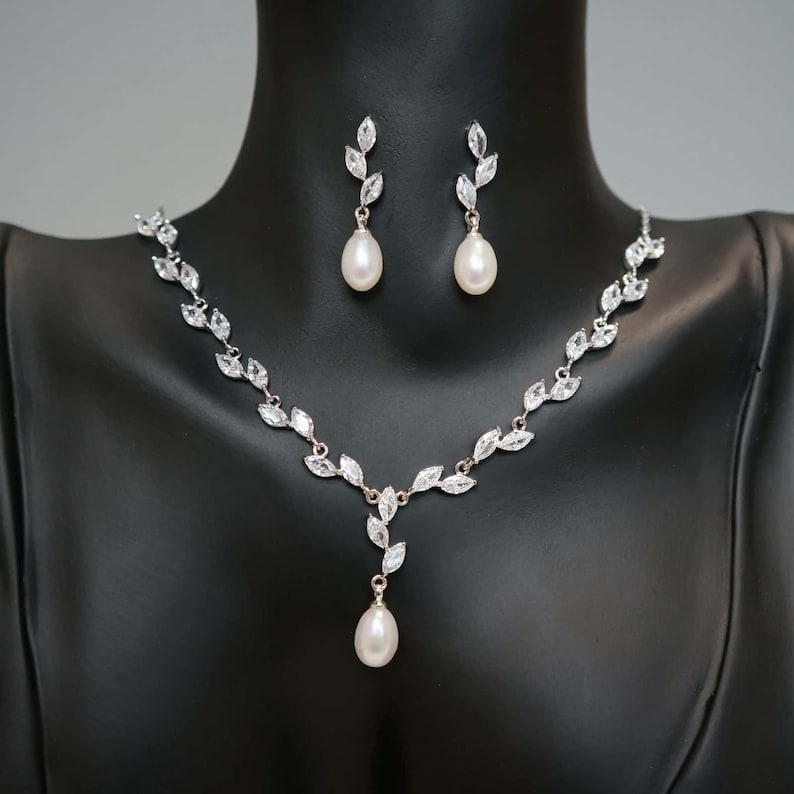 freshwater pearl jewelry set pearl drop earrings pearl necklace crystal wedding jewelry set bridal earrings bridal necklace bridal jewelry set gift for her gift for bridesmaids Christmas gift birthday gift cubic zirconia leaf jewelry