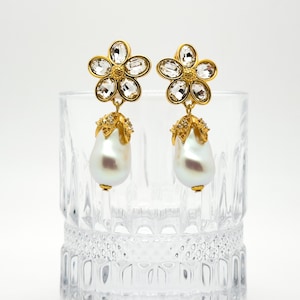 French Vintage Earrings, Baroque Pearl Earrings, Teardrop Earrings, Floral Earrings, Elegant Earrings, Versatile Earrings,Earrings for Women